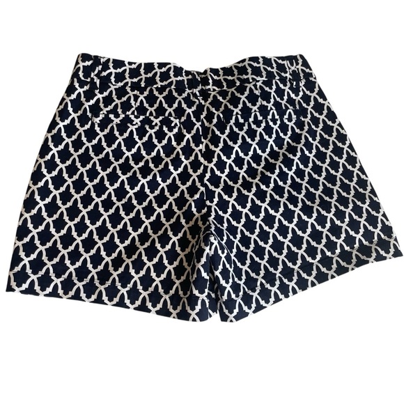 Crown & Ivy Women's Blue White Geometric Print Chino Shorts Size 2 Preppy Beach - Picture 2 of 7